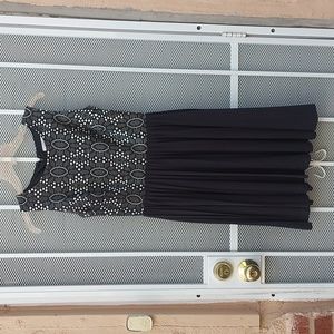 NEW YORK and CO BLACK SILVER PLEATED DRESSS SIZE 0